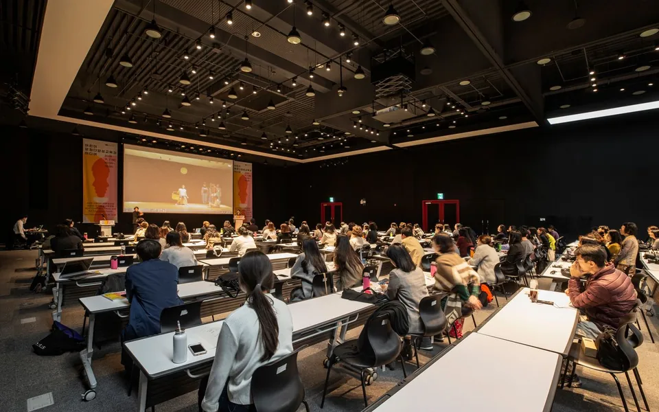 Illustrative photo: Learning & Talks (not actual attendees)